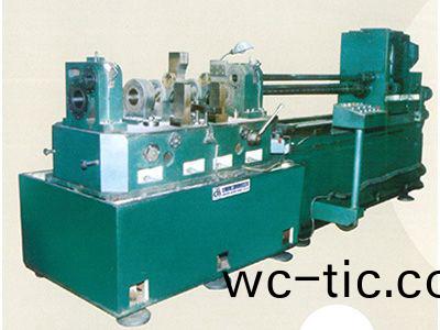 柴(chai)油機缸體主軸(zhou)孔、凸輪軸孔(kong)精鏜組郃機牀